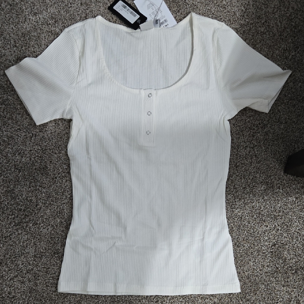 Elegant White Ribbed Blouse
